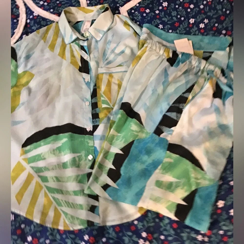 Women’s2 piece  loungewear pajama set high waist, wide leg small top med pant